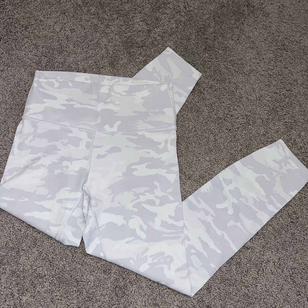 LULULEMON Wunder Under 25”